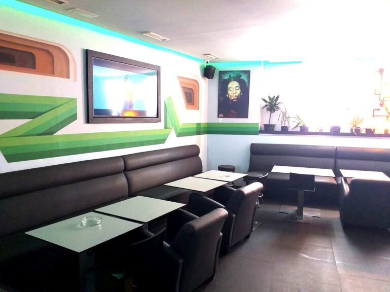 number1 cannabis club interior 2 768x576
