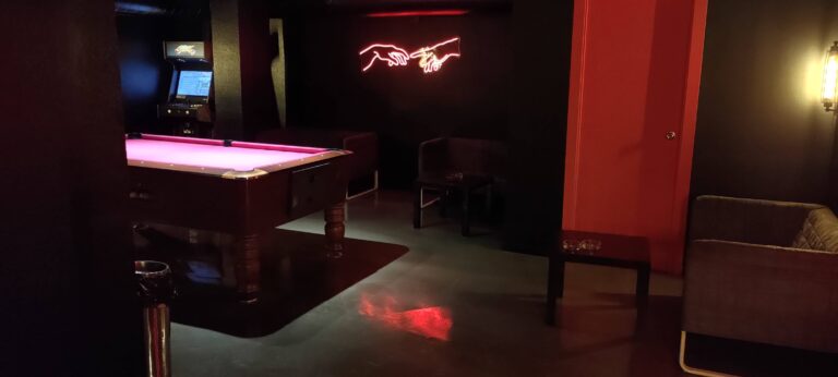 Sticky Dabs BCN Social Club - second lounge area