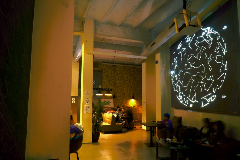 weed club barcelona per tourist 768x512