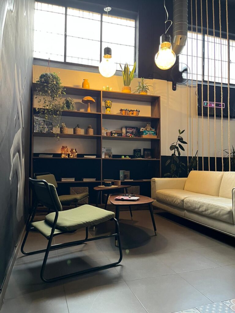 nueva AMALA sept23 5 768x1024